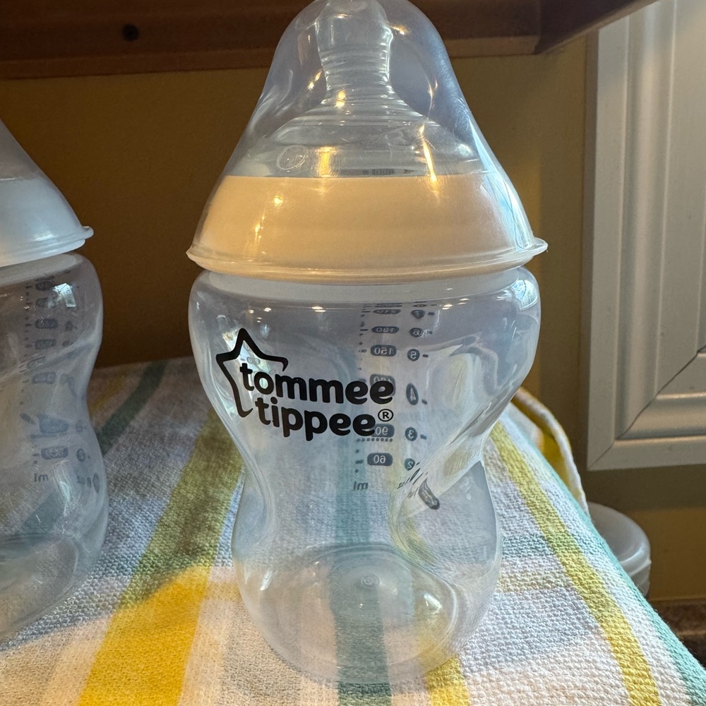 8 Tommee Tippee Clear Baby Bottles